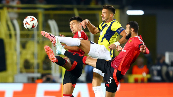 Kraj, potpisao Tadić