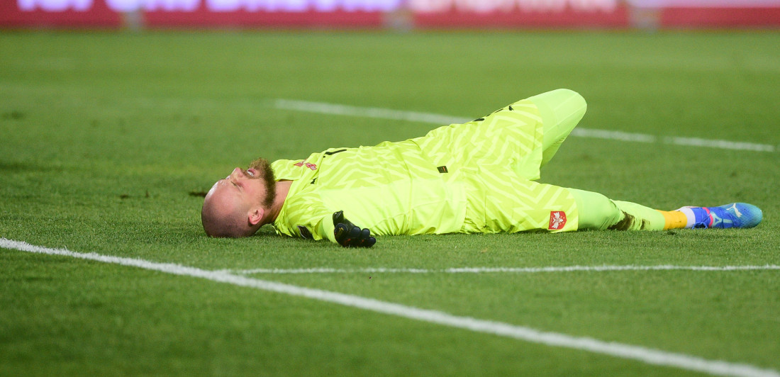 Au, kakav povratak: Rajković posle tri meseca stao na gol i dobio crveni karton (VIDEO)