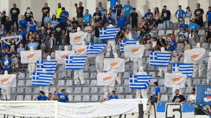 Kiparski nacionalisti stižu na "Marakanu": Navijači Pafosa nedavno su šokirali Evropu Kiparski nacionalisti stižu na "Marakanu": Navijači Pafosa nedavno su šokirali Evropu
