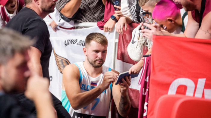 Ovo može samo Dončić: Uzeo od mališana pare i pravio se lud (VIDEO)