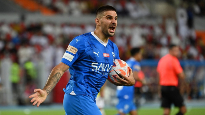 Frka u raju: Napoli u bezizlaznoj situaciji, pominje se i Aleksandar Mitrović