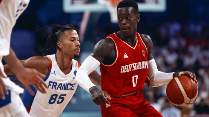 Šruder bez dlake na jeziku pred EP: Nikada me neće voleti kao Novickog jer imam tamnu kožu Šruder bez dlake na jeziku pred EP: Nikada me neće voleti kao Novickog jer imam tamnu kožu