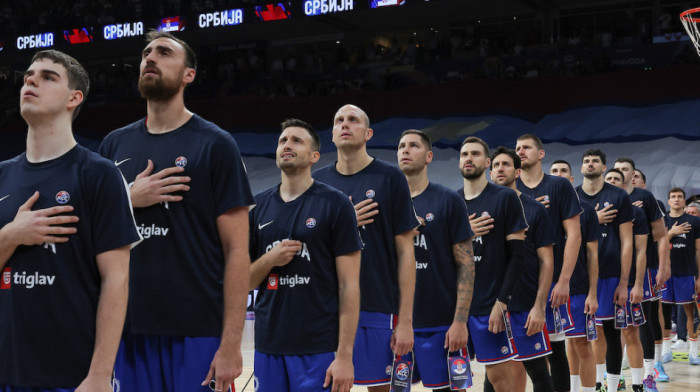 Da se naježiš! Himna, trobojka i košarka - Cela Arena zagrmela zbog "orlova" (VIDEO)