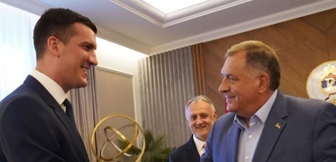 Kešelj osudio vređanje Dodika: Srpski narod mora biti jedinstven
