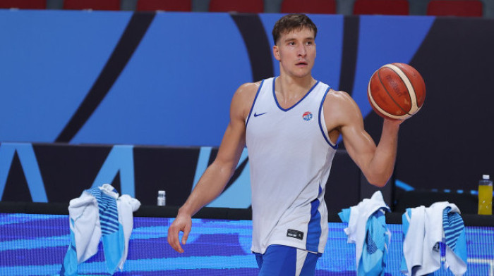 Procurile gole fotke Bogdana Bogdanovića: Prizor za infarkt, ženama neće biti dobro (FOTO)