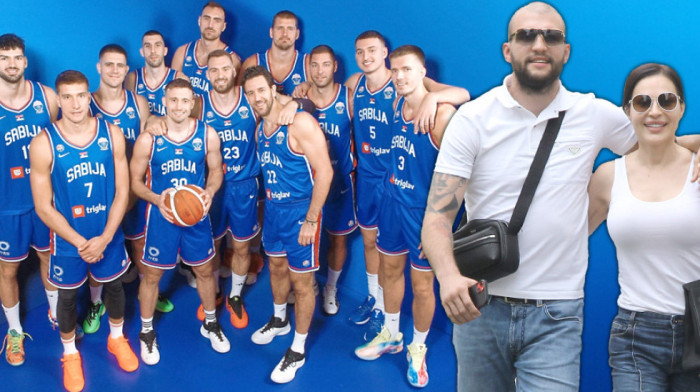 "Kao da vas je Svetlana rodila": Hit poruka Veljka Ražnatovića za košarkaše Srbije (FOTO) "Kao da vas je Svetlana rodila": Hit poruka Veljka Ražnatovića za košarkaše Srbije (FOTO)