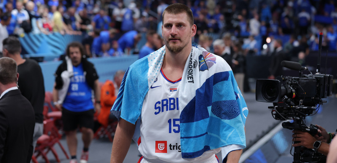 (VIDEO) Kakav čovek, kakav vođa... Oduševiće vas potez Jokića u svlačionici Srbije