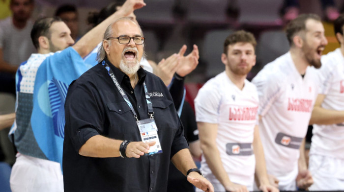 Hit konferencija Džikića i Šengelije: Trener je morao da prođe kroz razna sr*nja (VIDEO) Hit konferencija Džikića i Šengelije: Trener je morao da prođe kroz razna sr*nja (VIDEO)