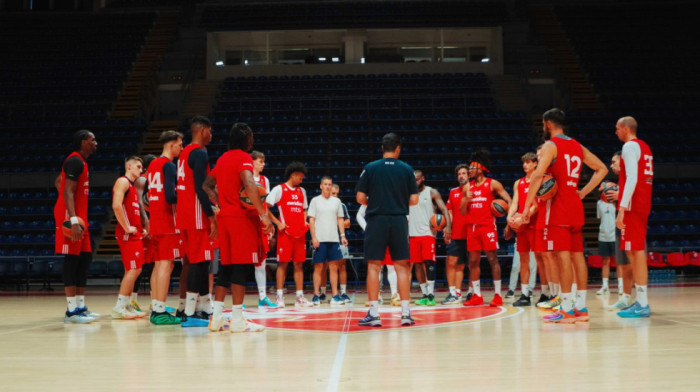 Stiglo još jedno pojačanje: Dobro poznato lice priključilo se Zvezdinim pripremama (FOTO) Stiglo još jedno pojačanje: Dobro poznato lice priključilo se Zvezdinim pripremama (FOTO)