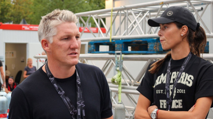 (FOTO) Ne odvajaju se! Švajni i prelepa Ester ponovo zajedno, on ne skida osmeh s lica (FOTO) Ne odvajaju se! Švajni i prelepa Ester ponovo zajedno, on ne skida osmeh s lica