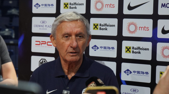 "Nikad ne dajem ostavke" - Oglasio se Pešić posle kraha na EP (VIDEO) "Nikad ne dajem ostavke" - Oglasio se Pešić posle kraha na EP (VIDEO)