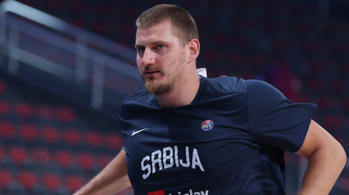 Jokić povredio lakat: Isplivao snimak na kome se vidi u kakvom je stanju (VIDEO)