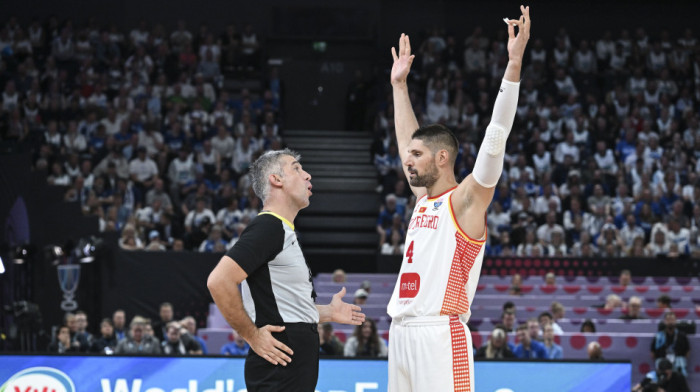 Vučević u suzama - Oproštaj od reprezentacije nakon eliminacije sa Evrobasketa (VIDEO) Vučević u suzama - Oproštaj od reprezentacije nakon eliminacije sa Evrobasketa (VIDEO)