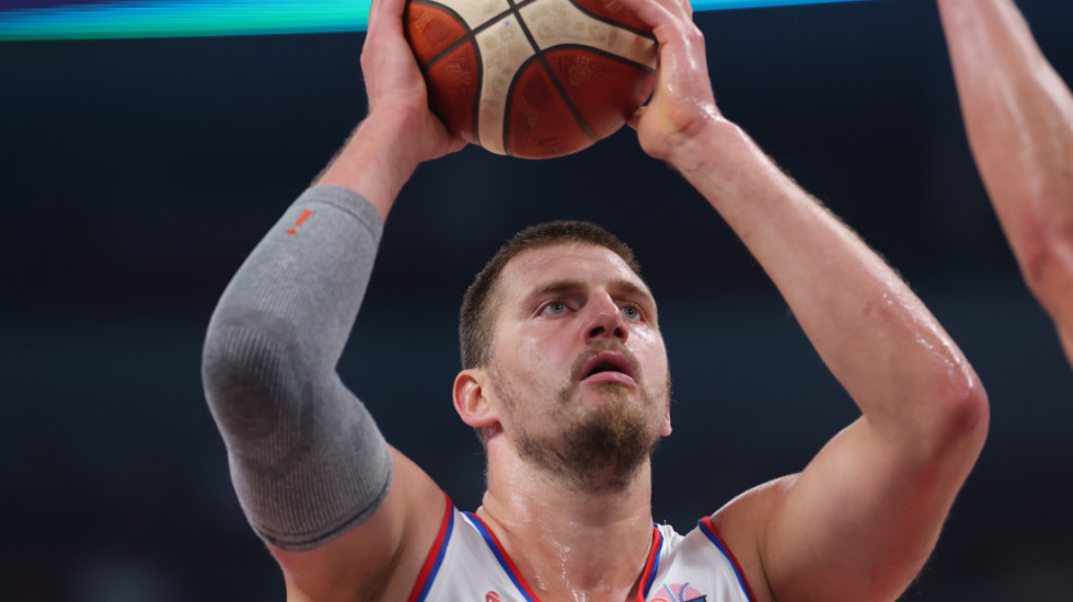 Jokić ne odustaje uprkos povredi: Pogledajte ruku MVP-ja nakon duela sa Letonijom (FOTO)