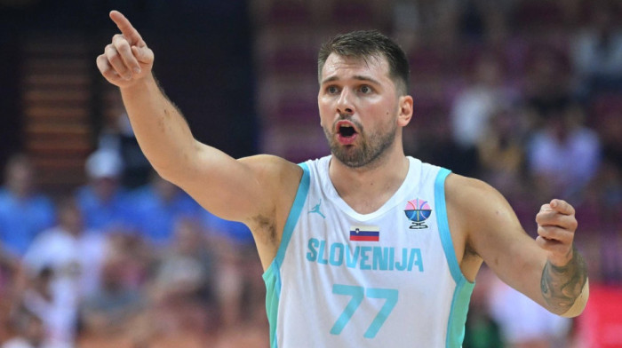 Slovenci objavili hit snimak: Luka posterizovao tatu, oglasila se FIBA (VIDEO)