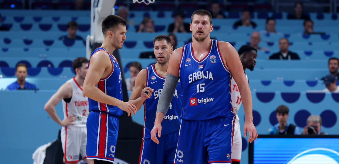 Srbi besni na Pešića - Selektor na udaru posle poraza, prve reakcije navijača