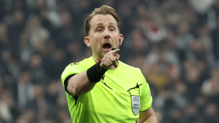 UEFA odlučila: Austrijanci dele pravdu na meču Srbija - Letonija UEFA odlučila: Austrijanci dele pravdu na meču Srbija - Letonija