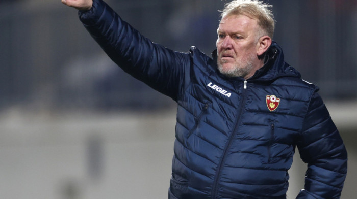 Prosinečki na udaru: Navijači teraju Zvezdinu legendu sa klupe Crne Gore