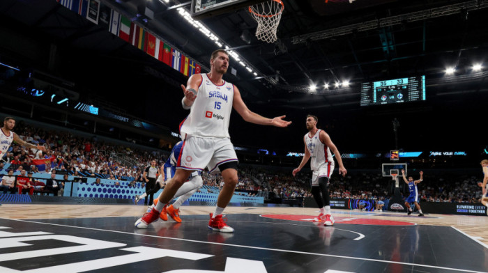 Odbrana za kojom je Pešić očajnički letos tragao, koštala Srbiju Evrobasketa