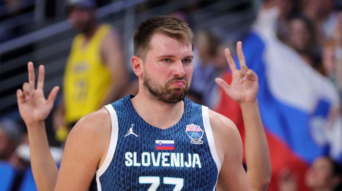 Luka Dončić nije mogao da stoji na nogama - Slovenac dobio brutalne batine Luka Dončić nije mogao da stoji na nogama - Slovenac dobio brutalne batine