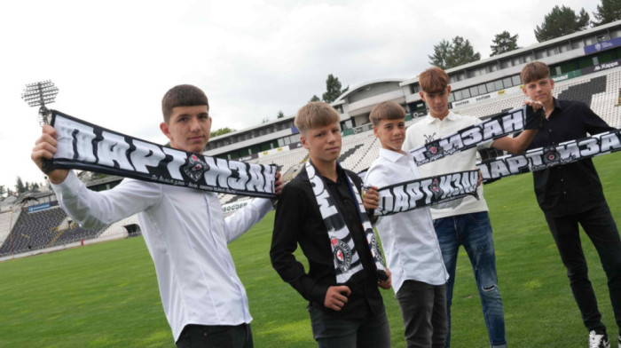 Partizan objavio: Mladi asovi crno-belih dobili stipendije (FOTO GALERIJA)