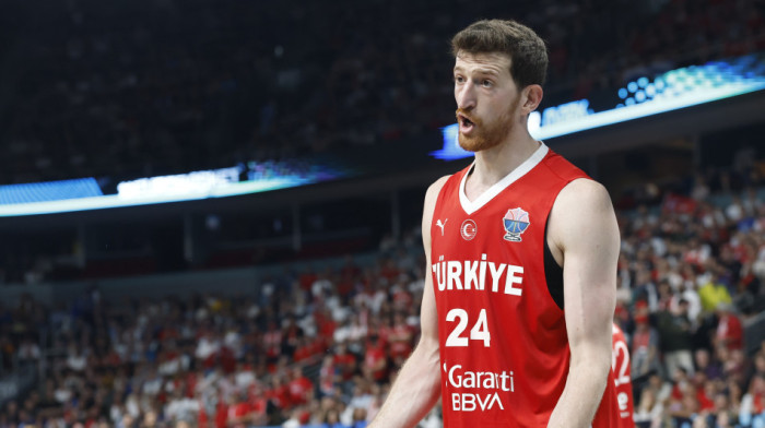 Albanac među Turcima: U Prizrenu napravio prve košarkaške korake, a juče demolirao Grke Albanac među Turcima: U Prizrenu napravio prve košarkaške korake, a juče demolirao Grke