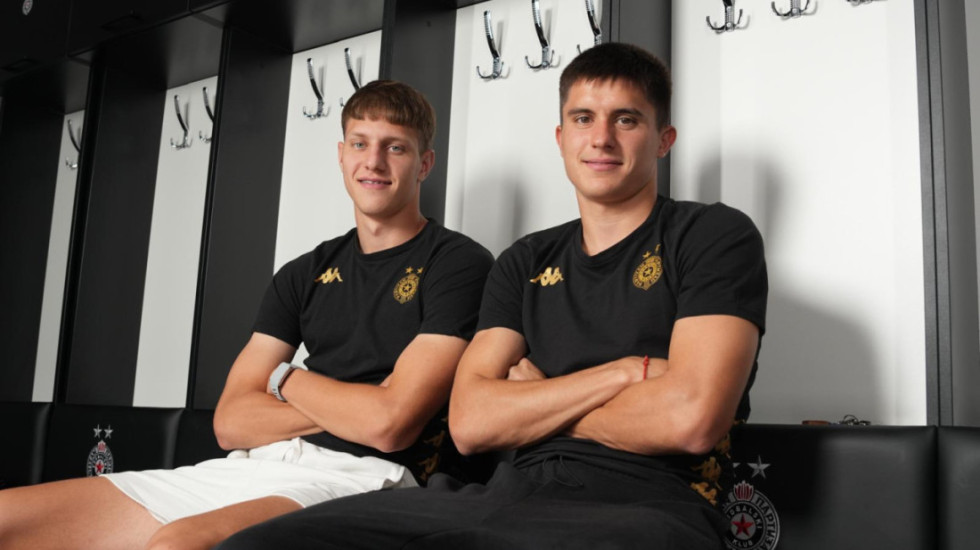 Dragojević i Ugrešić: Partizanov grb je svetinja (VIDEO)