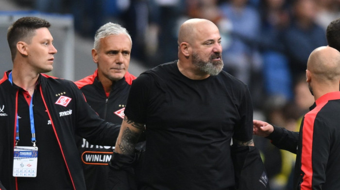 Stanković ponovo besneo na sudije: Dobio crveni karton, pa potpuno poludeo (VIDEO)