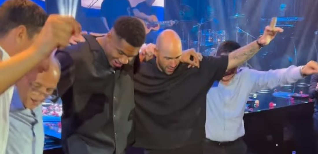 Ludi Grci podsetili na "orlove": Slavila se bronza kao zlato, Janis i Spanulis u transu (VIDEO)