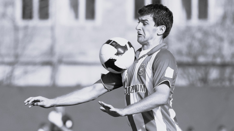 "Marakana" zavijena u crno: Deki hvala ti za svaki centaršut, osvojen duel, golove, titule