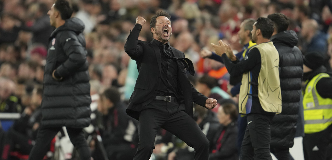 Oglasio se režiser haosa: Navijač kojeg je napao Simeone na Enfildu poslao poruku (VIDEO)