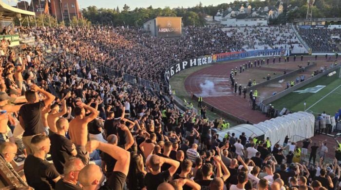 Paklen doček Zvezdinih fudbalera u Humskoj - "Grobari" ih žestoko izviždali (VIDEO)