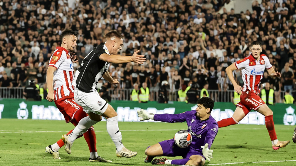 Zvezda srušila Partizan u Humskoj! Elšnik i Radonjić zakucali crveno-bele na vrh tabele