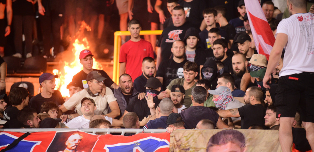 Ovo niste videli u TV prenosu: Buknuo požar u Humskoj, vatrogasci morali da intervenišu (VIDEO)