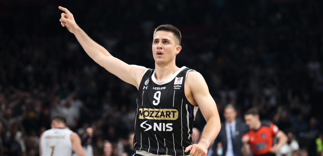 Auu, kakav šut Marinkovića! Kapiten Partizana jednim potezom zapalio Sidnej
