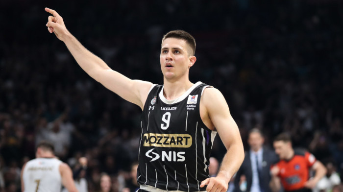 Auu, kakav šut Marinkovića! Kapiten Partizana jednim potezom zapalio Sidnej