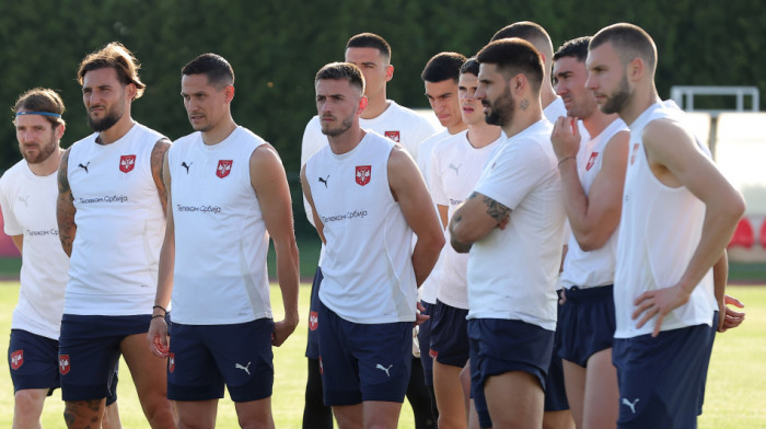 Raste panika pred Albaniju - i on se povredio