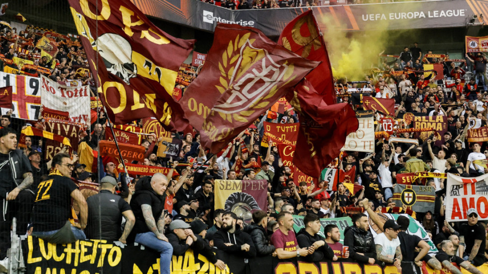 Naoružani navijači Rome pravili haos u Nici: Uhapšeno više od 100 huligana (VIDEO)