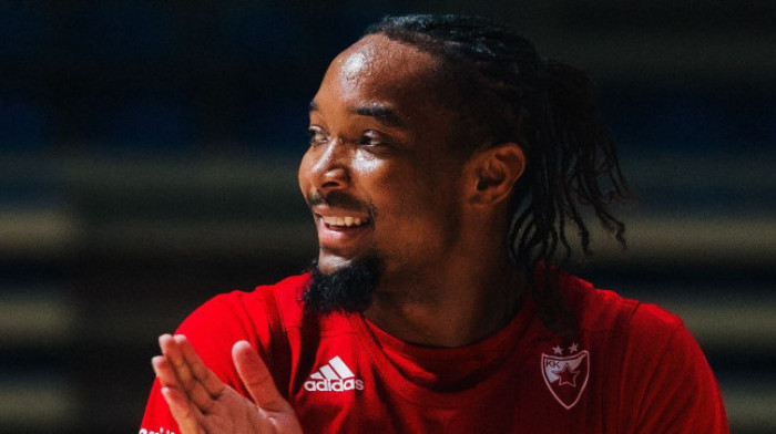 Grejem neće još na parket: Slika iz Arene zabrinula navijače Crvene zvezde (FOTO) Grejem neće još na parket: Slika iz Arene zabrinula navijače Crvene zvezde (FOTO)