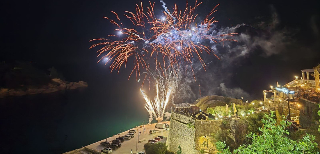 Ulcinj sa legendama poslao poruku svetu: Veličanstvenim vatrometom završen 4. Mundijal prijateljstva