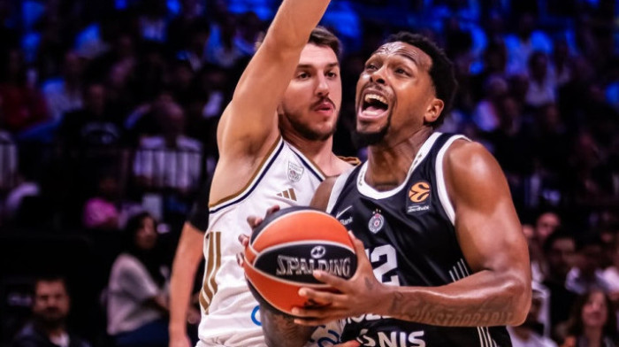 Šta ste radili celog leta? Težak poraz u Dubaiju - Partizan ništa nije pokazao na otvaranju EL