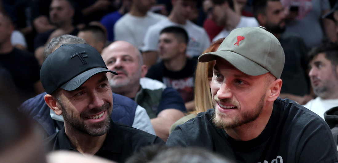 Zato su miljenici navijača Zvezde: Arnautović i Radonjić u prvim redovima Arene (FOTO)