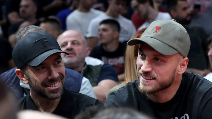 Zato su miljenici navijača Zvezde: Arnautović i Radonjić u prvim redovima Arene (FOTO)