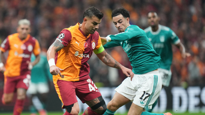 Liga šampiona: Marsej razbija Ajaks, Liverpulu ponestaje vremena
