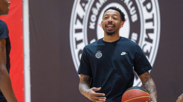 Ovo se čekalo! Otkriveno kada se Karlik Džons vraća na teren, navijači nisu mogli da čuju bolje vesti