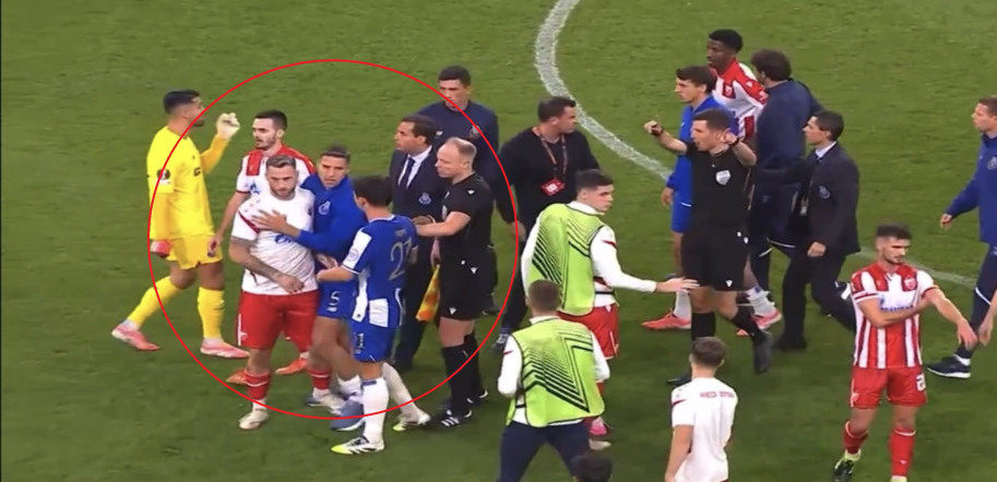 Umalo izbila tuča! Arnautović se zaleteo na fudbalera Porta, saigrači ga jedva obuzdali (FOTO/VIDEO)