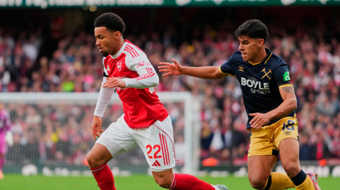 Arsenal i Junajted rutinski: Artera slavio na jubileju, Sanderlend pao na "Old Trafordu"