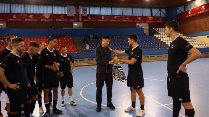 Dragojević posetio futsalere Partizana: Podrška crno-beloj porodici! (FOTO)