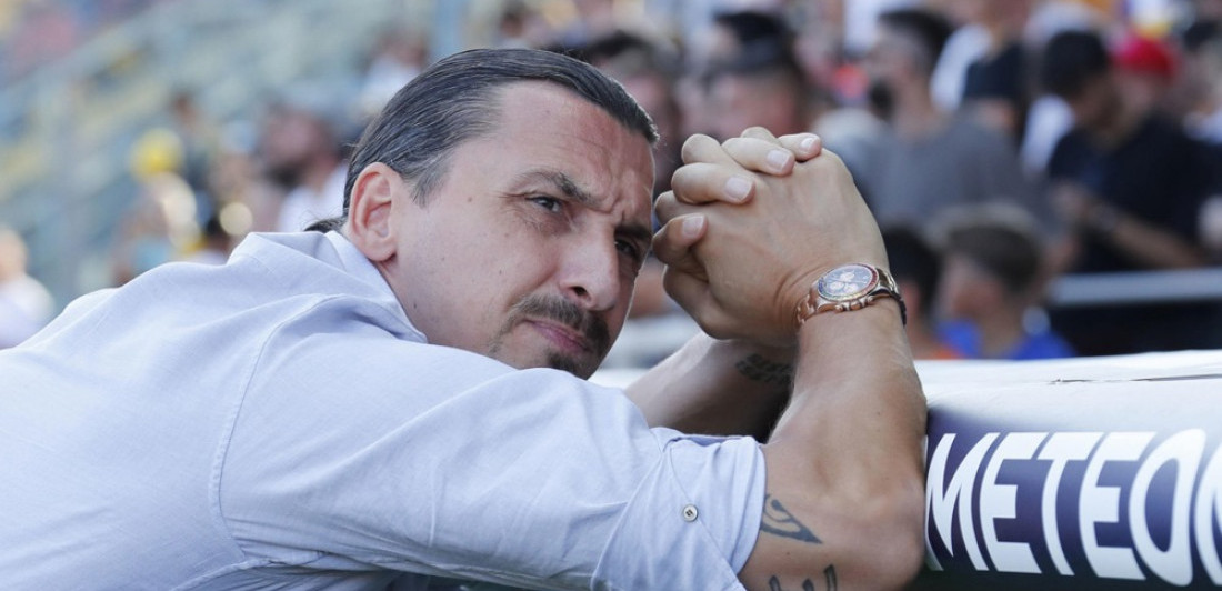 Ibrahimović pokazao mišiće i raspalio roštilj, dok grmi Lepa Brena (VIDEO)