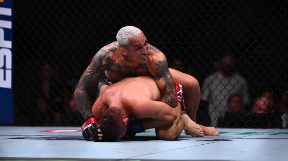 Hrvat otišao u zaborav: Oliveira ispisao nove stranice MMA istorije